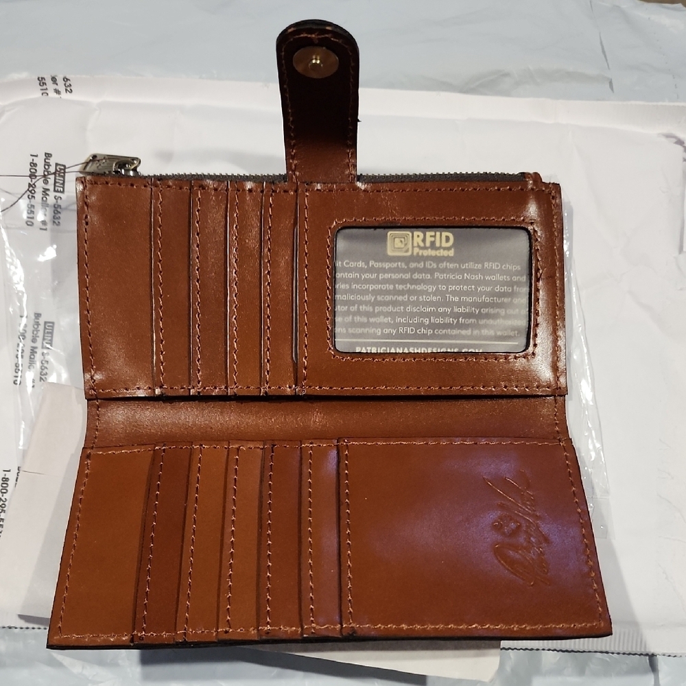 Patricia Nash Brown Leather Key & Card Holder - Picture 4 of 5